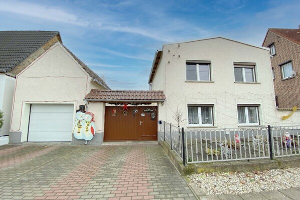 Straßenansicht