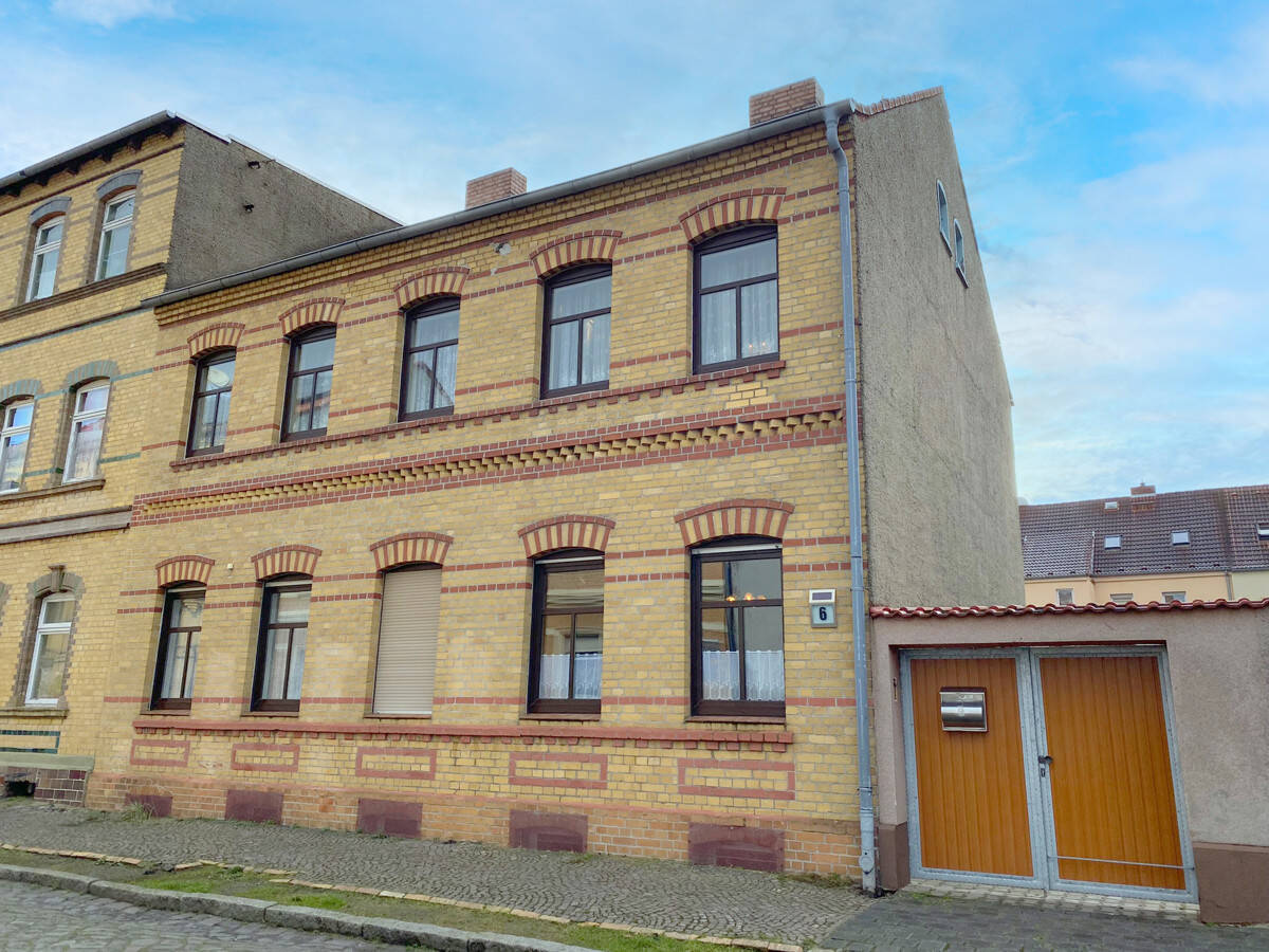 Straßenansicht