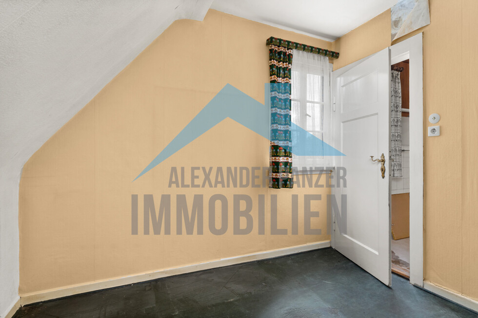 Dachgeschoss - Zimmer hinter Badezimmer