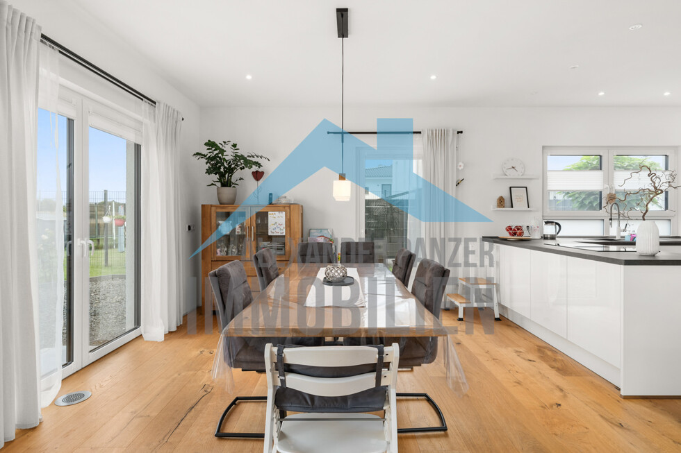 offener Wohn- & Essbereich