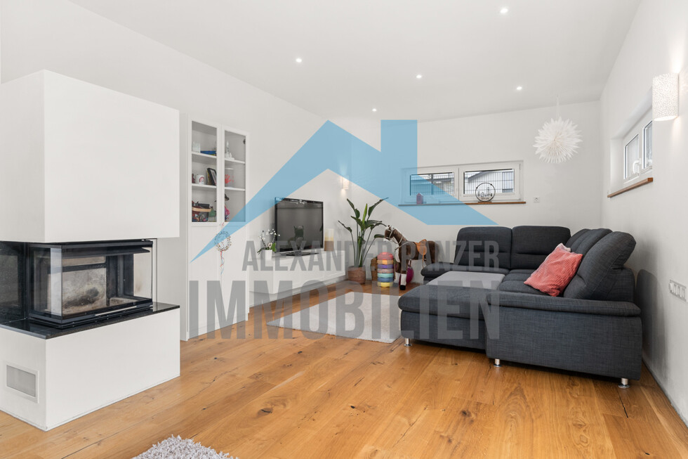 Wohnbereich mit Kamin