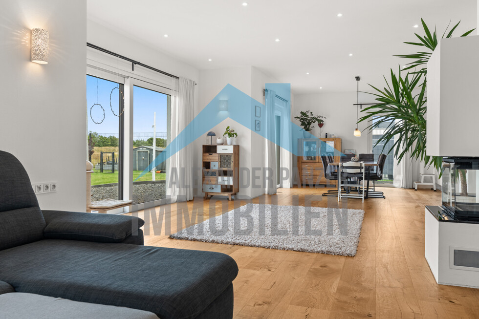 offener Wohn- & Essbereich