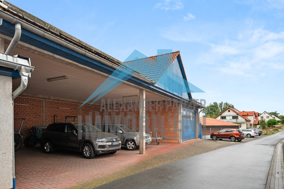 Carport-/Garagengebäude