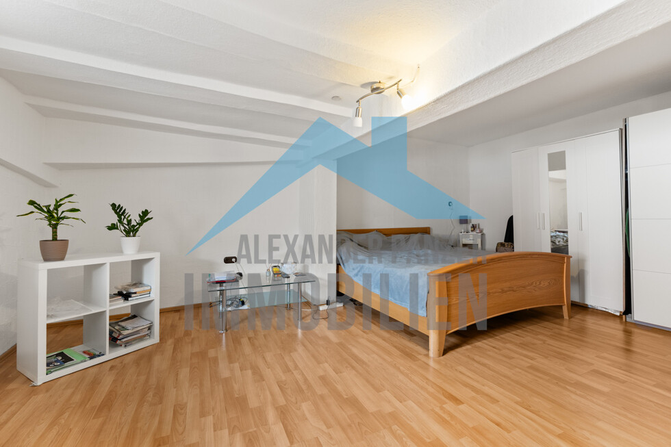 Wohnung rechts - Dachgeschoss