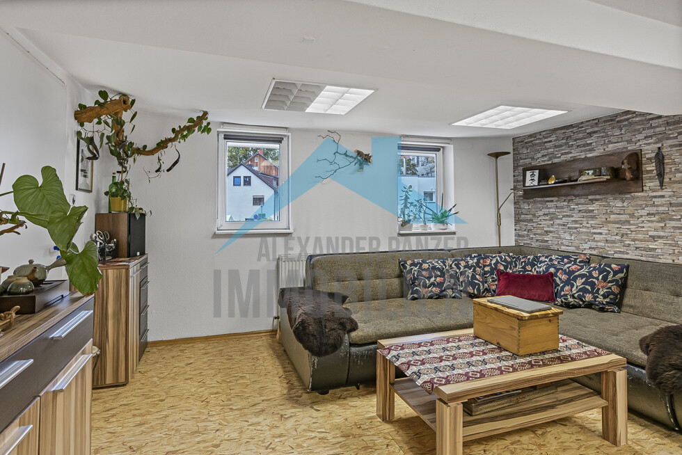 Wohnzimmer Wohnung links