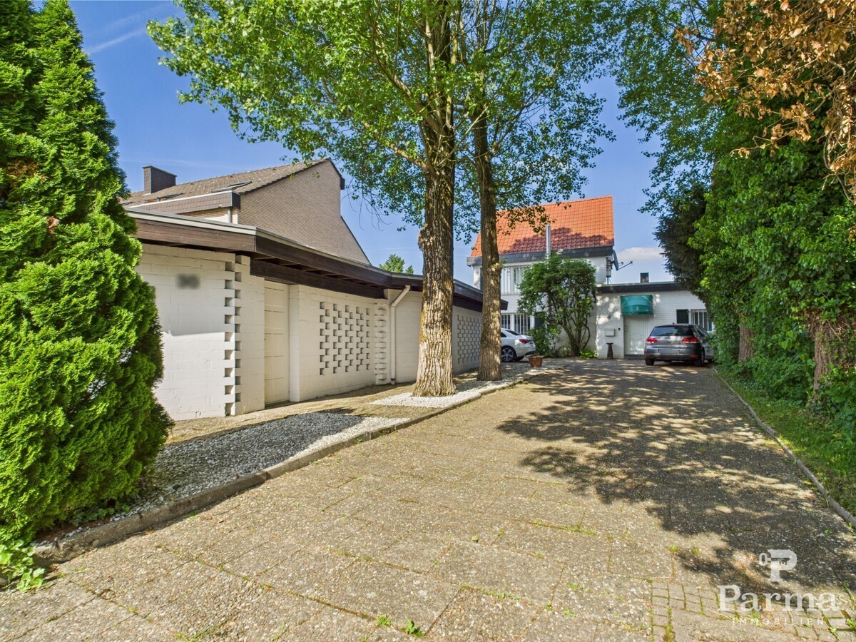 Garage v. Hinten