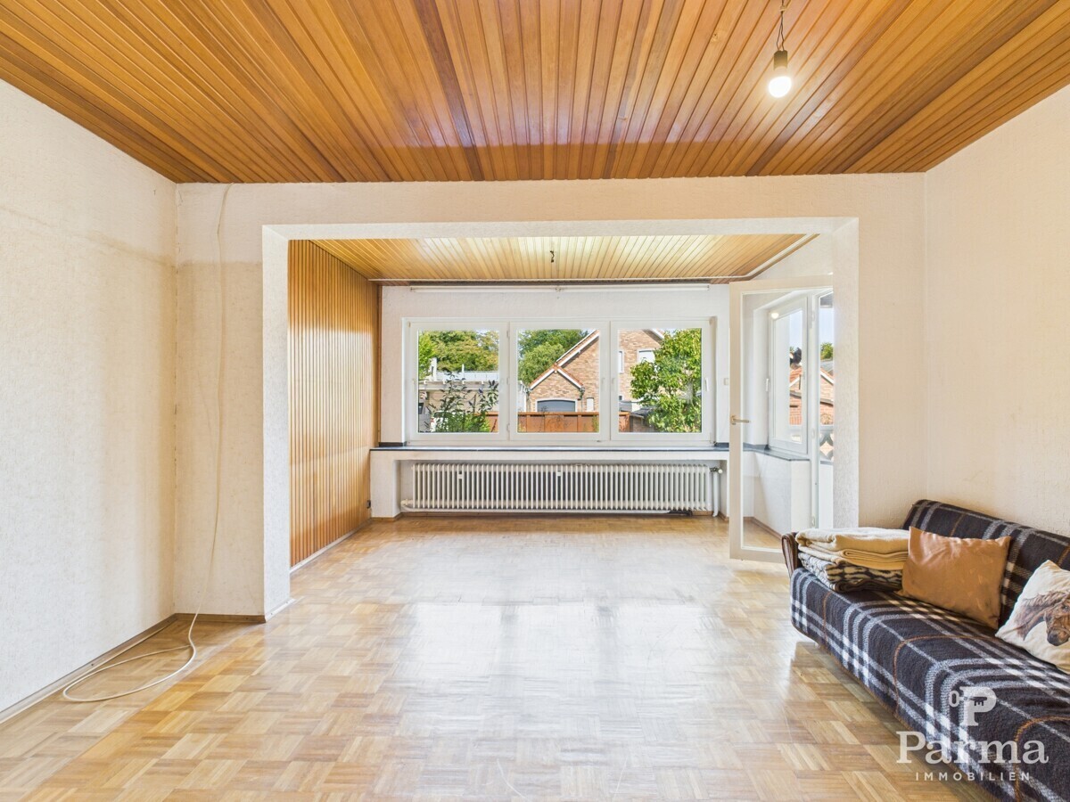 Ess-und Wohnzimmer m. Zugang Terrasse/Garten