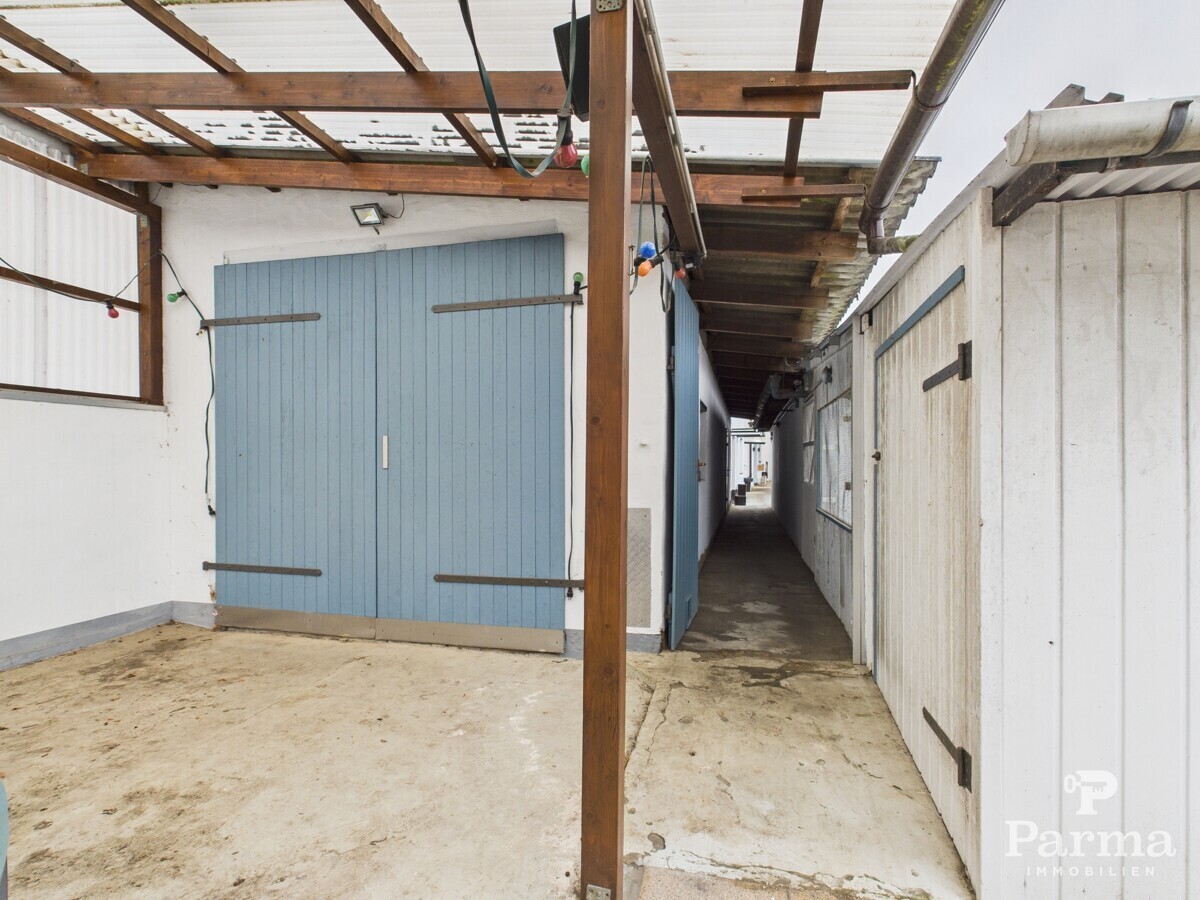 Einfahrt zur Garage