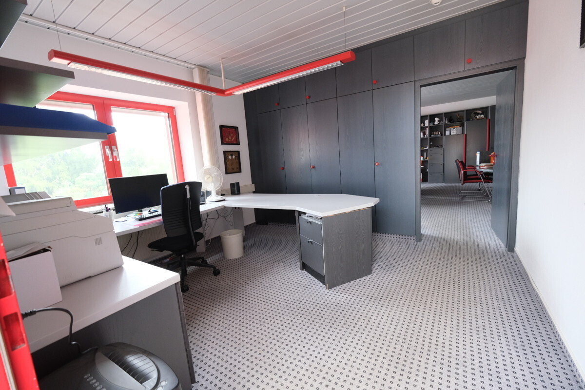 Gewerbe: Chefbüro