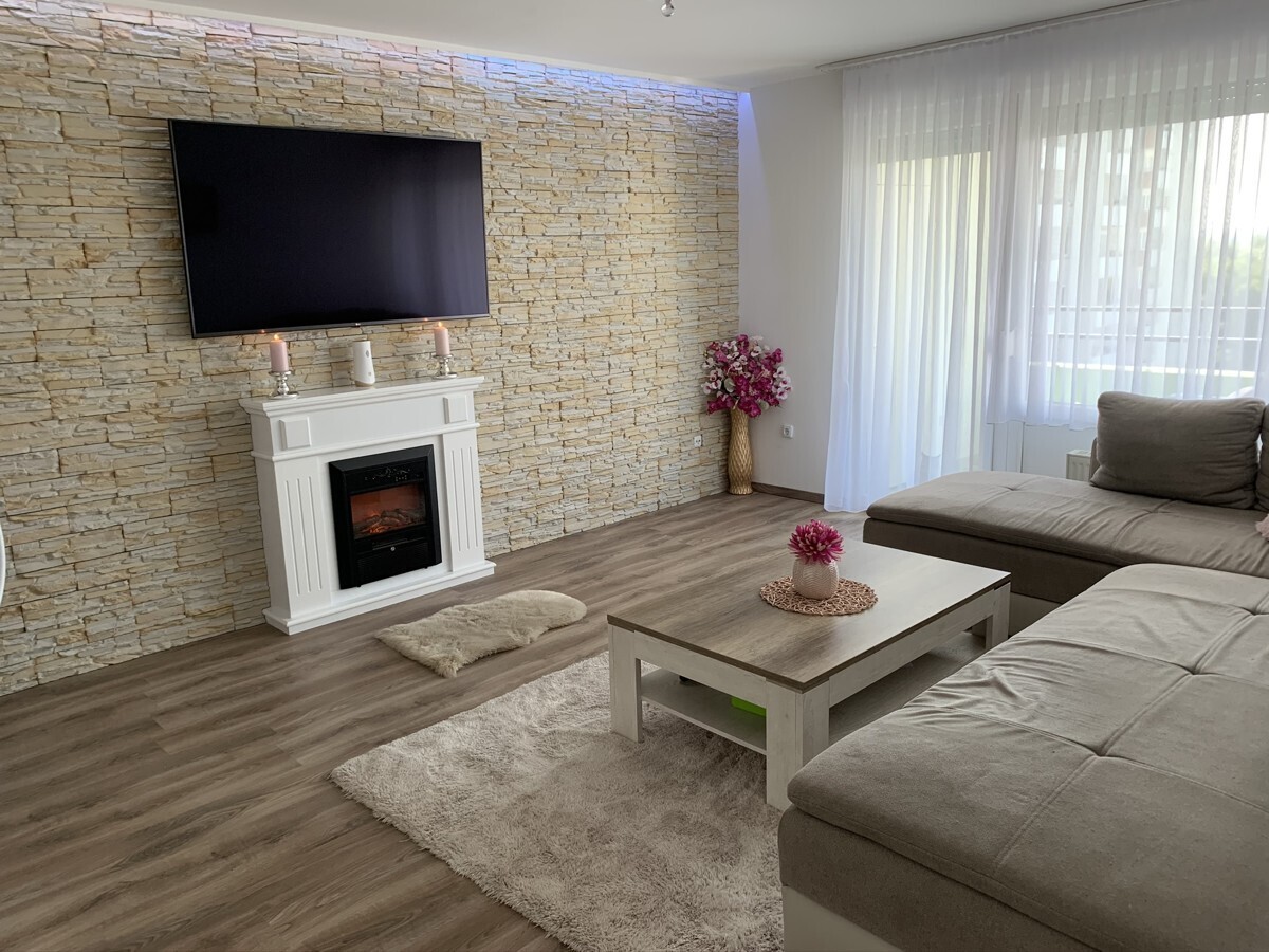 Wohnzimmer- - (2)