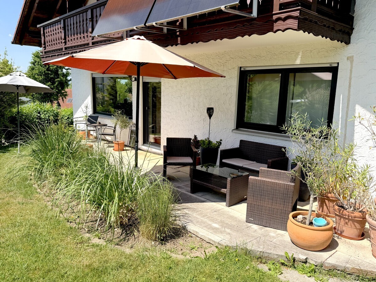 Terrasse 1 / Grünfläche