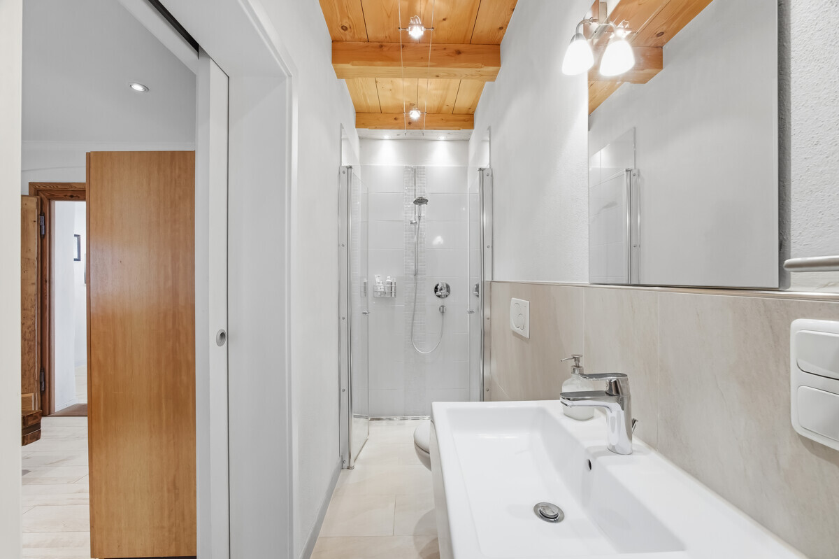 Badezimmer im Erdgeschoss