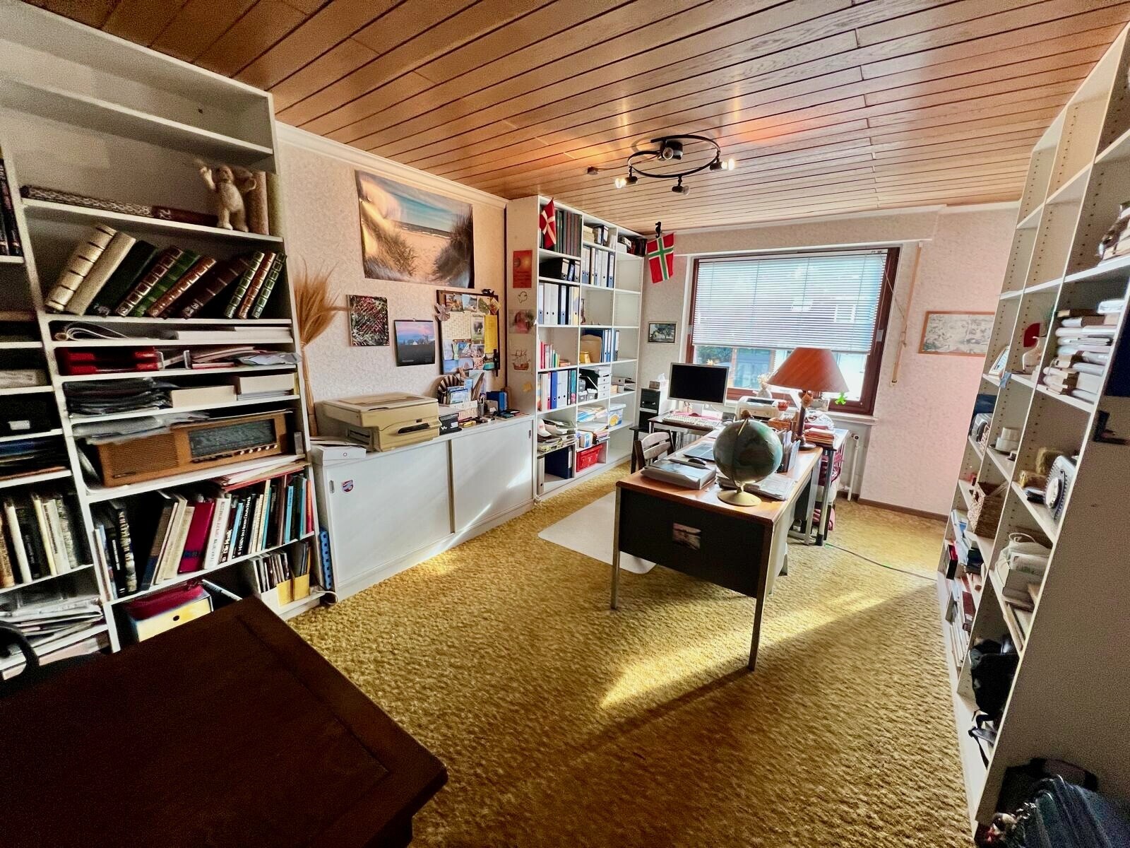 Büro EG