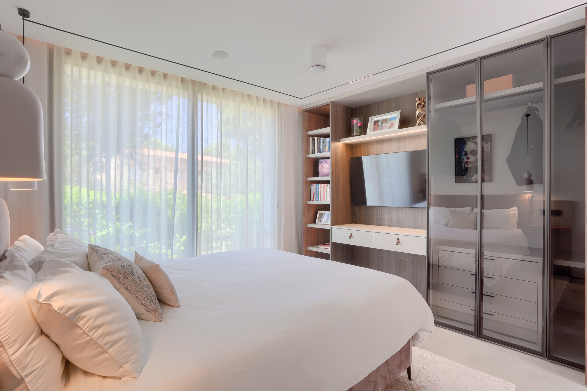 Bedroom 1 - 2