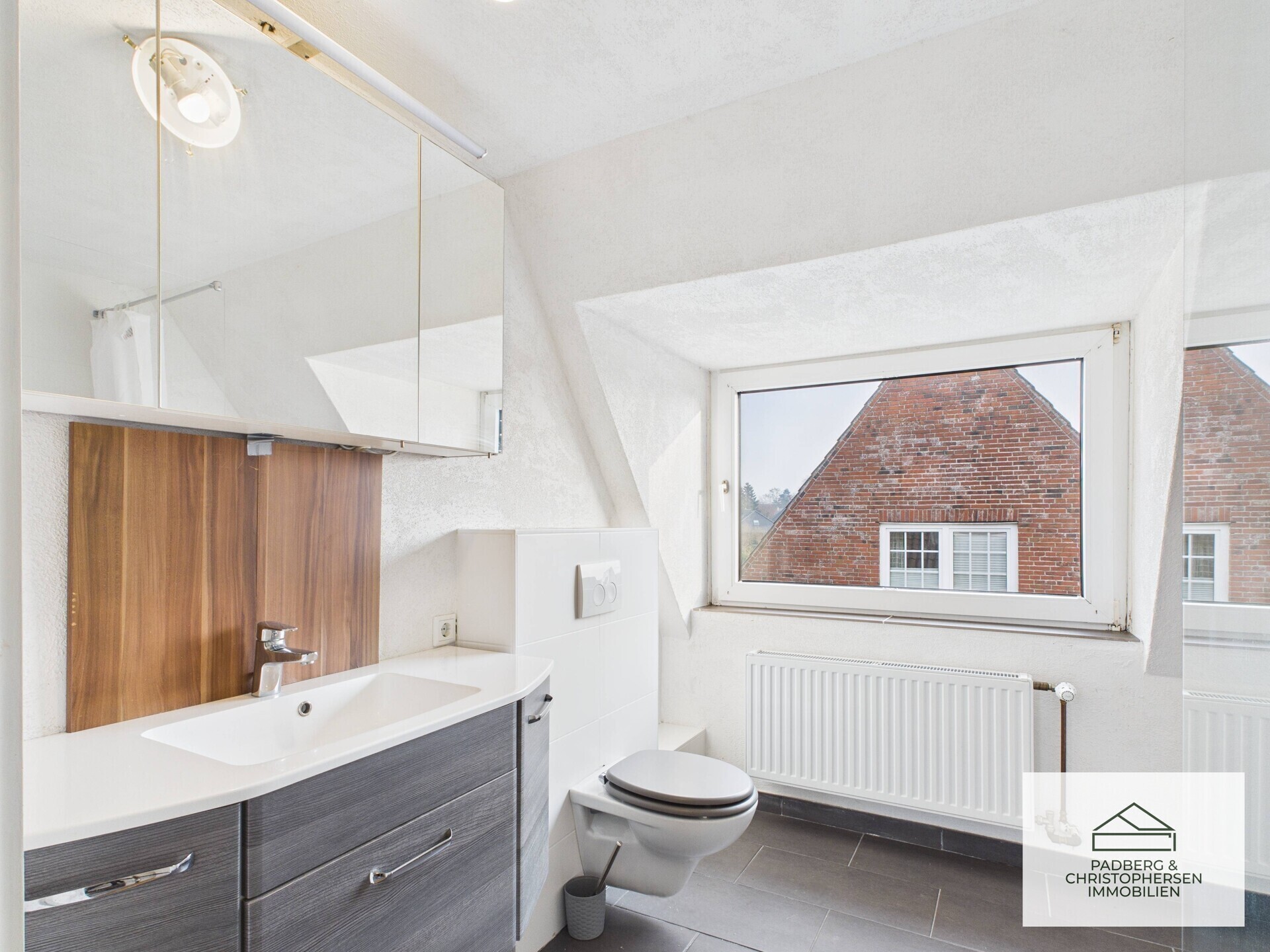 Badezimmer Ansicht I