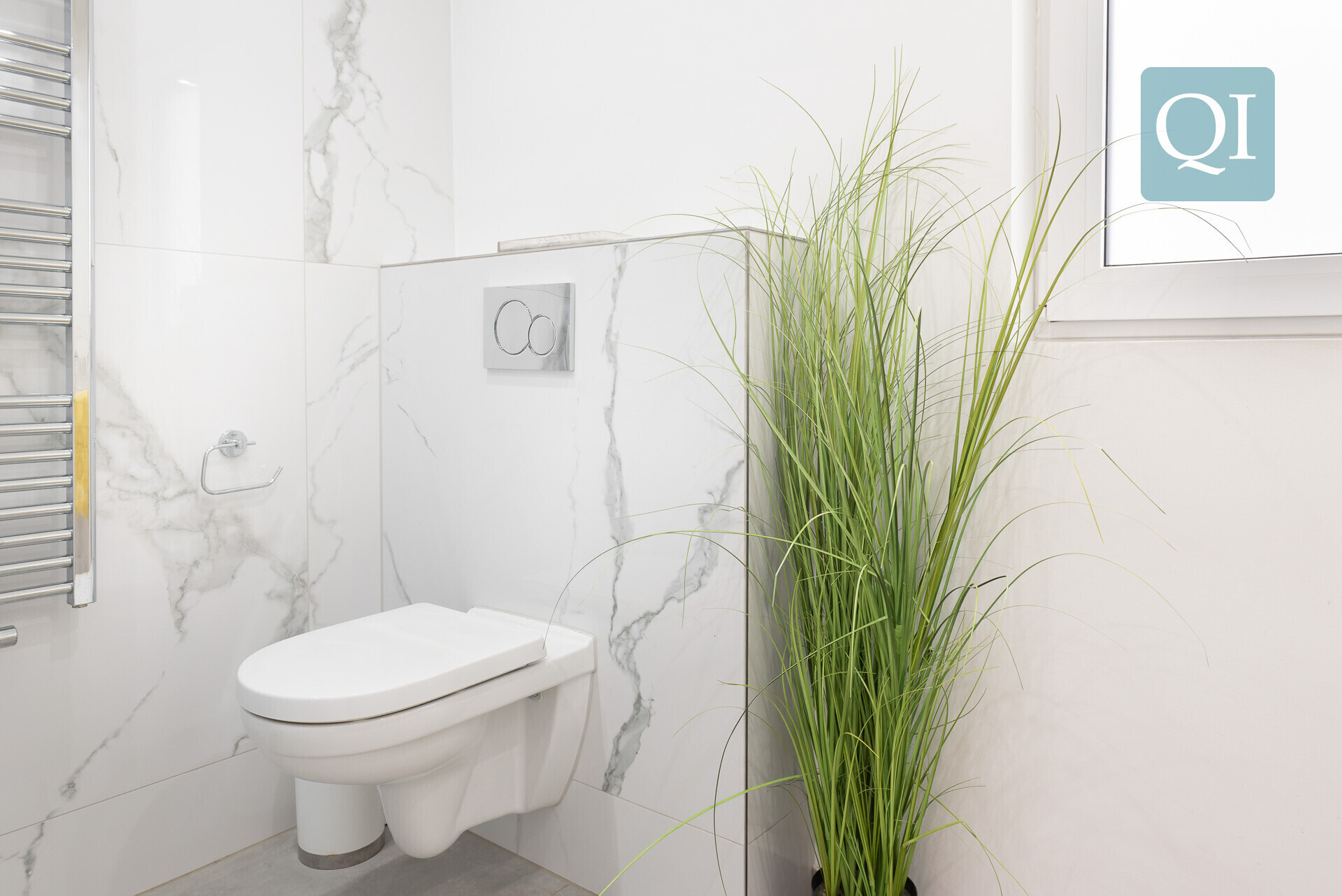 QI-6899 Badezimmer OG 1