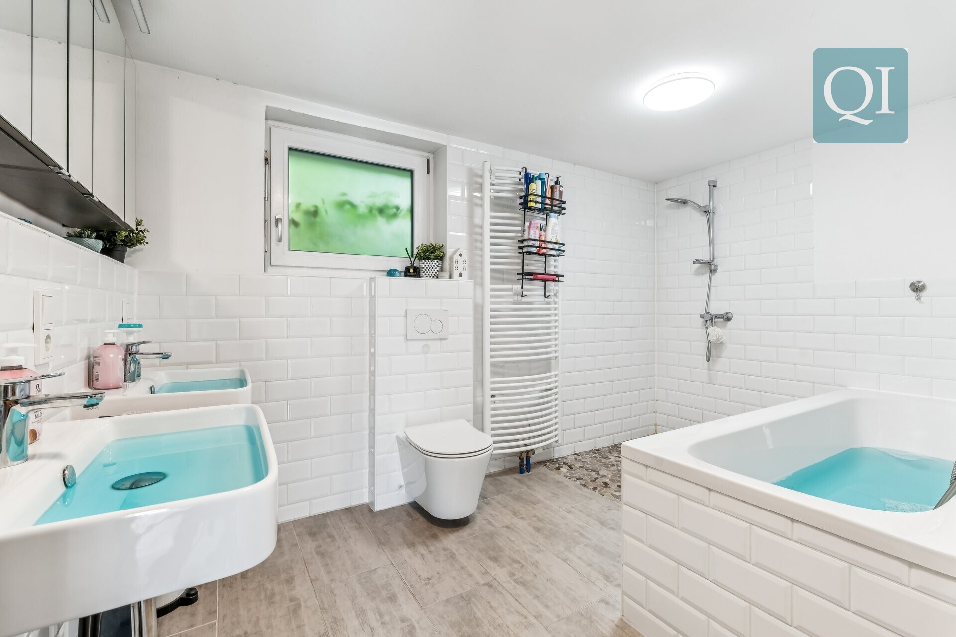 QI-6903 Badezimmer EG