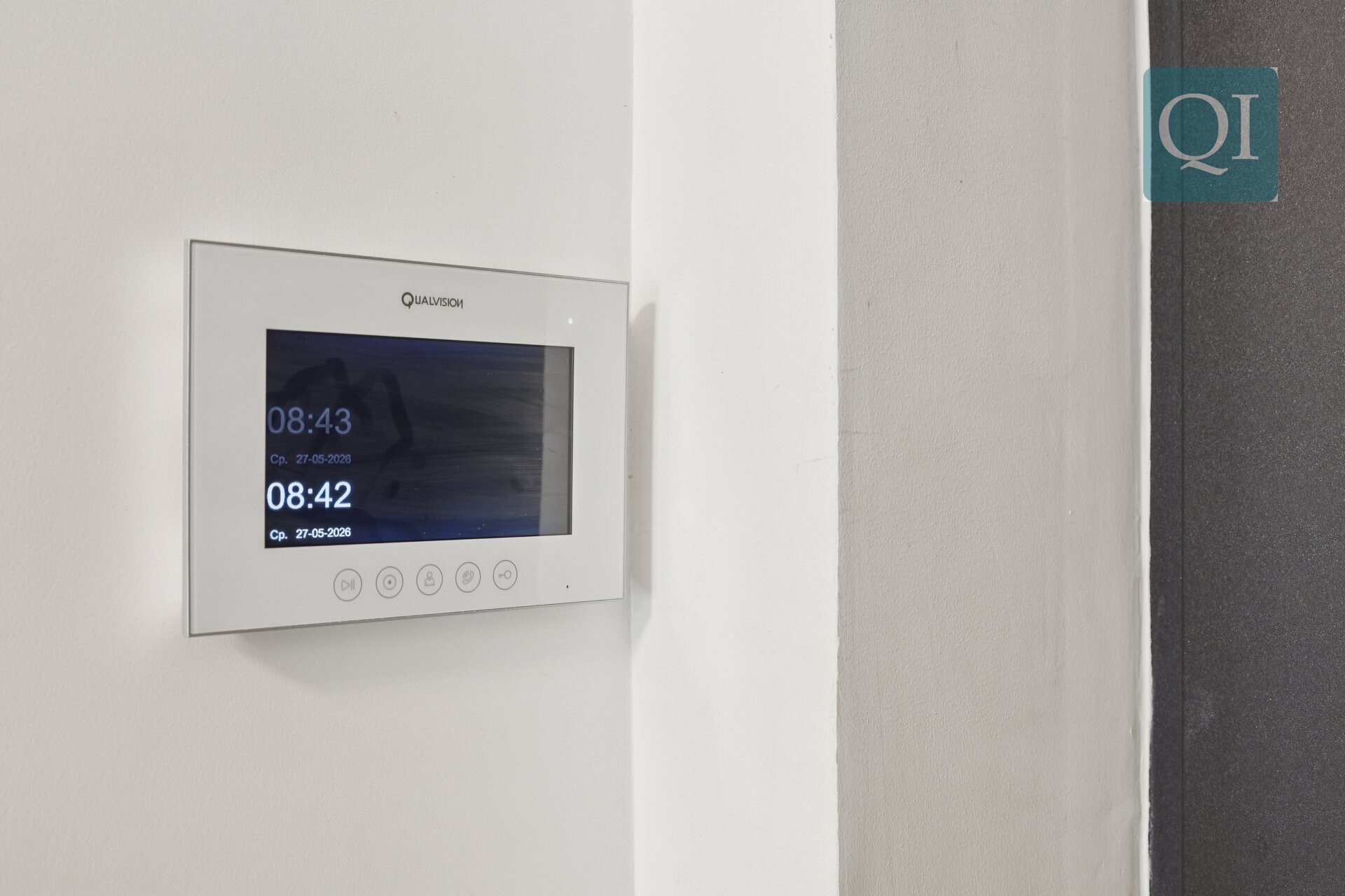 QI-6910 Smart