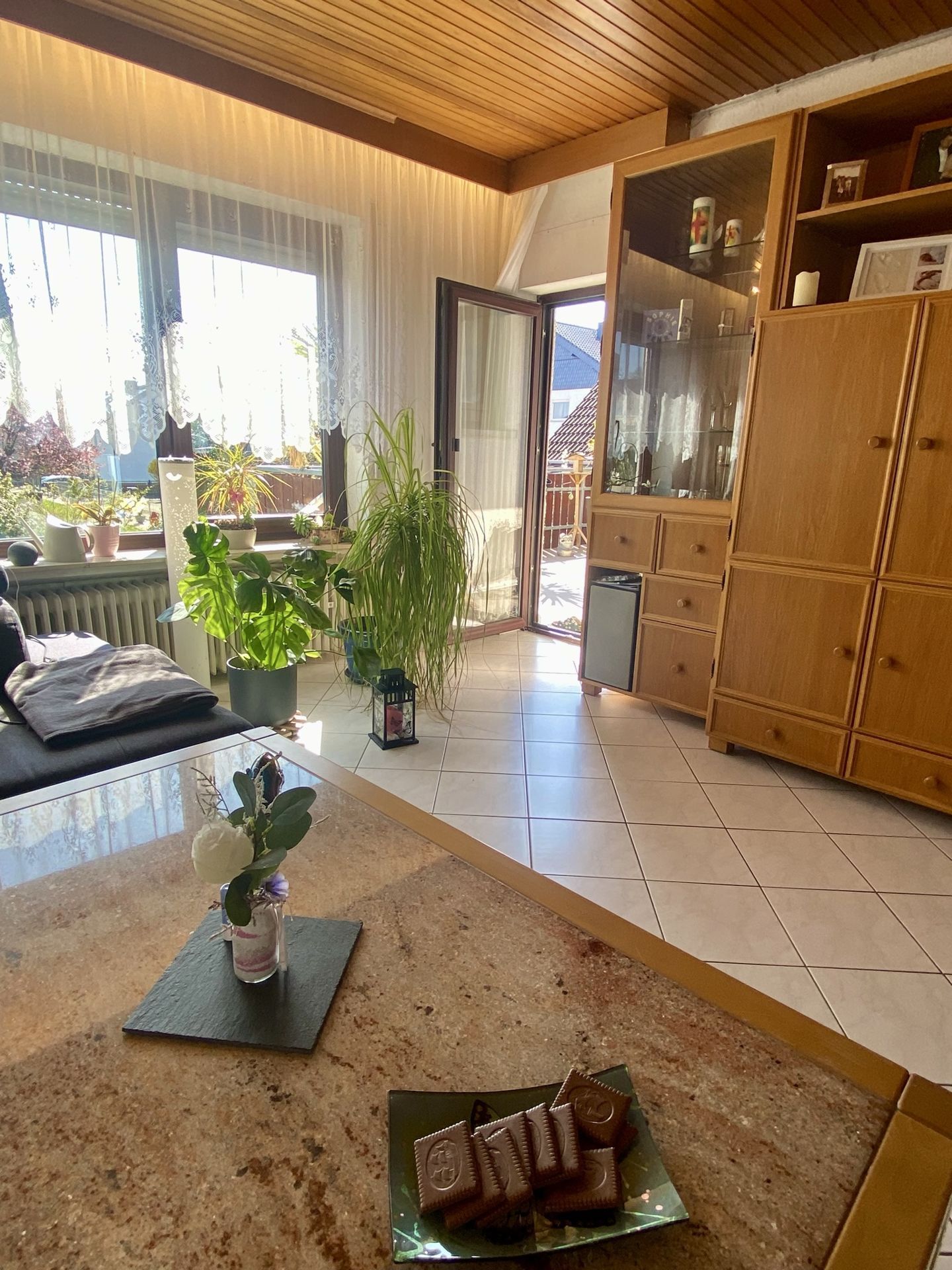 Wohnzimmer zu Terrasse
