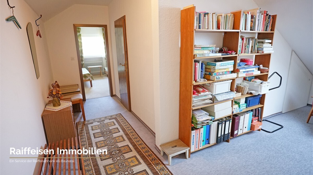 RAIBA IMMO - Wohnen am Sonnenhang 1 - Flur OG 3
