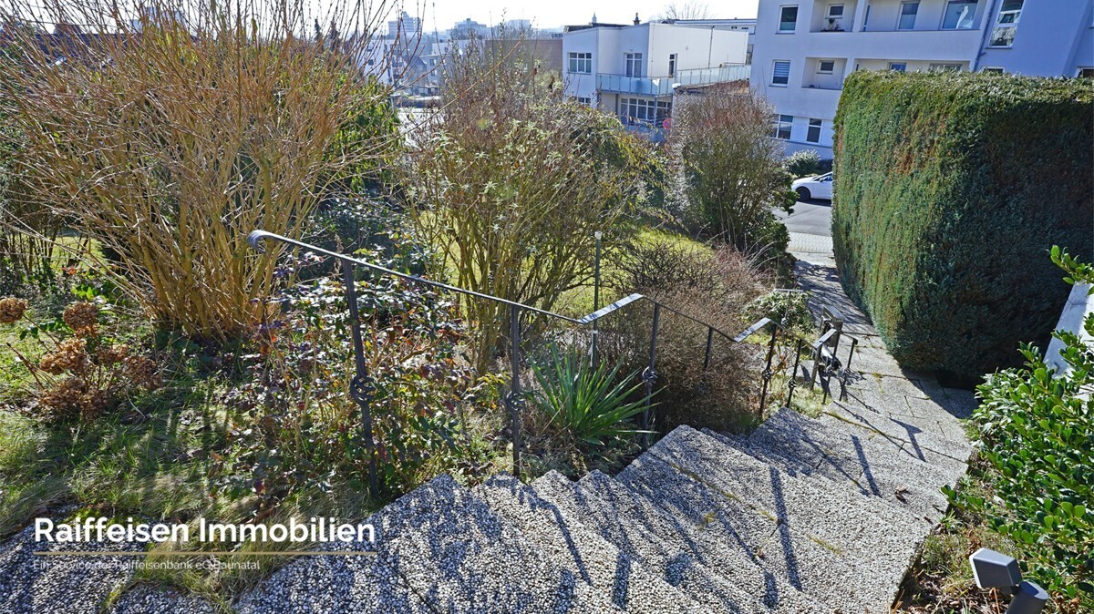 RAIBA IMMO - Wohnen am Sonnenhang 1 - Treppe außen