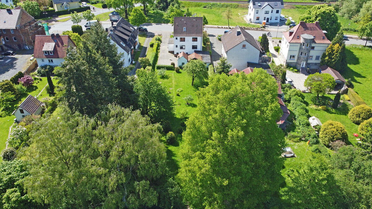 Hinten