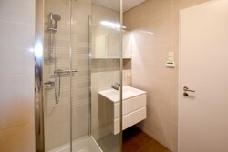 Badezimmer 2