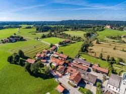 Sachsenkam mit Blick zum Müllerweiher und Kirchsee