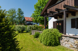 Terrasse mit Garten