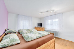 Schlafzimmer 1OG