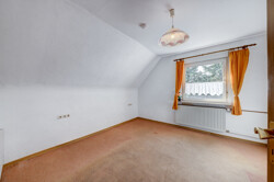 Schlafzimmer 1_Vorderhaus