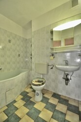 Ansicht 1 Badezimmer