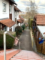 Treppe zu den Häusern