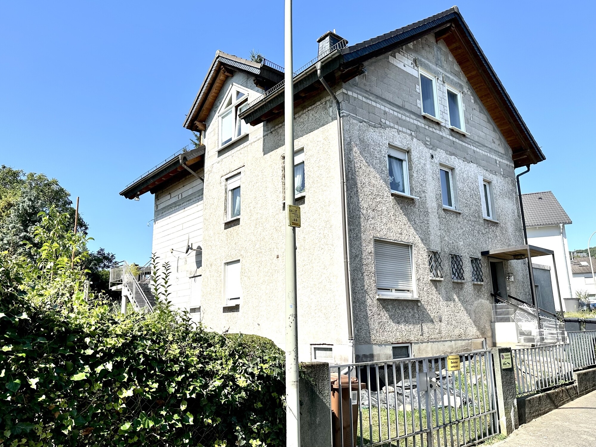 Straßenseite 