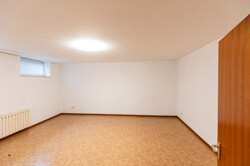 großer Kellerraum