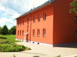 vor dem Haus