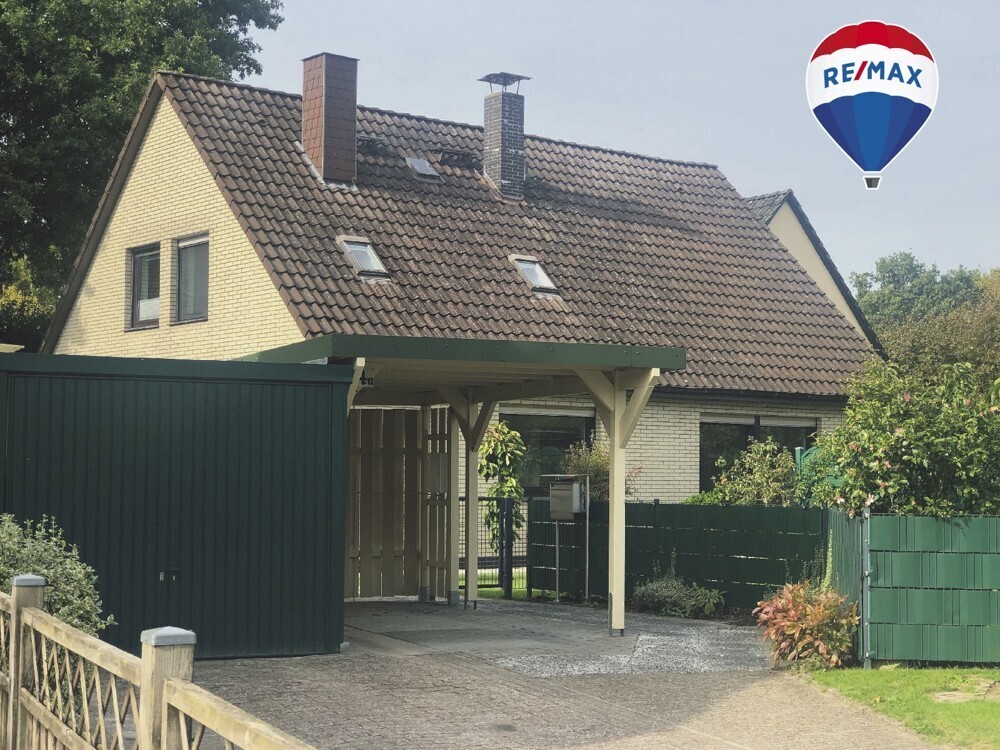 Anbauhaus mit Carport