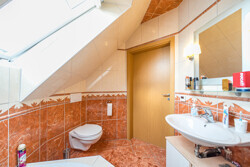 OG l 1.  Badezimmer