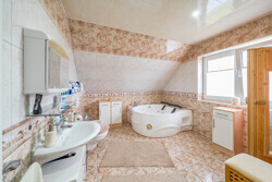 OG l 2. Badezimmer
