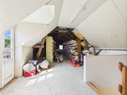 CAM02841G0-PR0030-STILL003