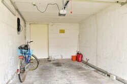 Garage Bj. ca, 1981m E-Tor von 2023