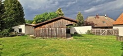 Nebengebäude im Garten