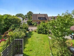 Blick vom Balkon in den Garten