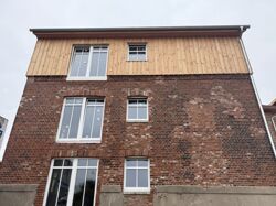 Turm außen Balkonseite