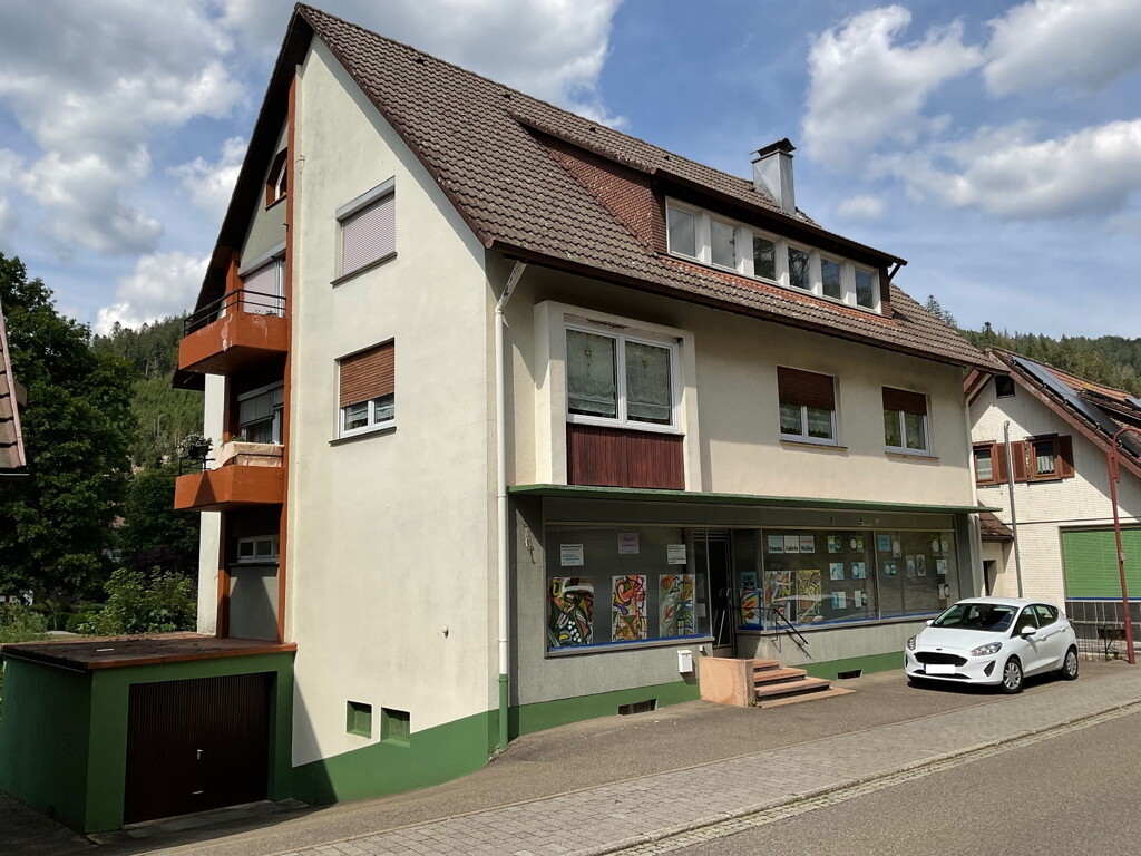 Ansicht 2 mit Garage