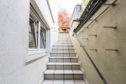 Treppe zur Wohnung