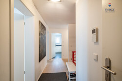 Eingang Wohnung mit Flur