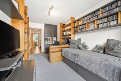 Kinder-/Gäste-/Arbeitszimmer (Zimmer 1)