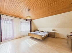 Schlafzimmer DG