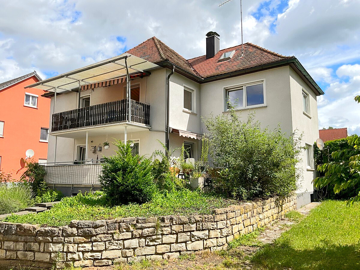Zwei Wohnungen mit Terrasse oder Balkon